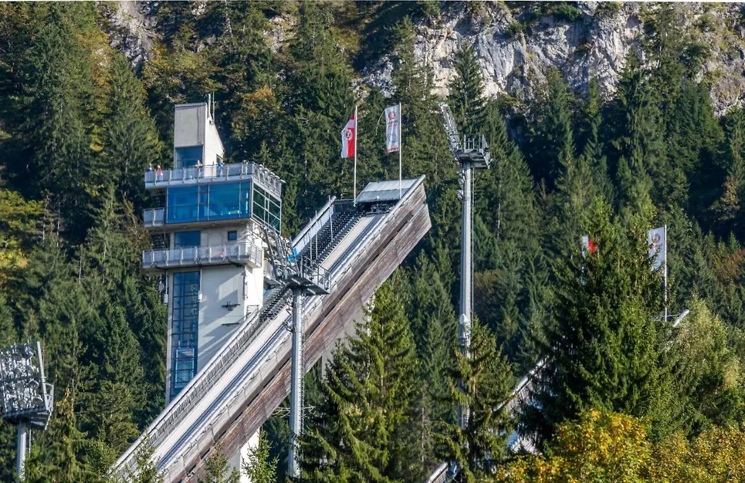Zur Gluecklichen Kuh-1